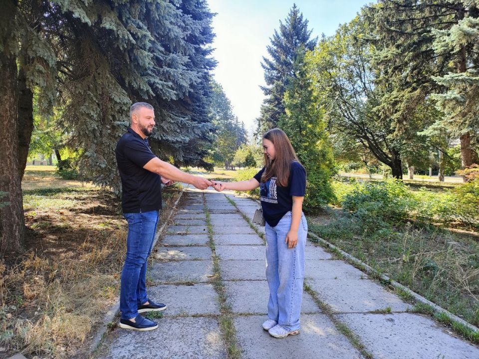 В Кировском внутригородском районе прошла акция «Российский триколор» В Кировском внутригородском районе прошла акция «Российский триколор»