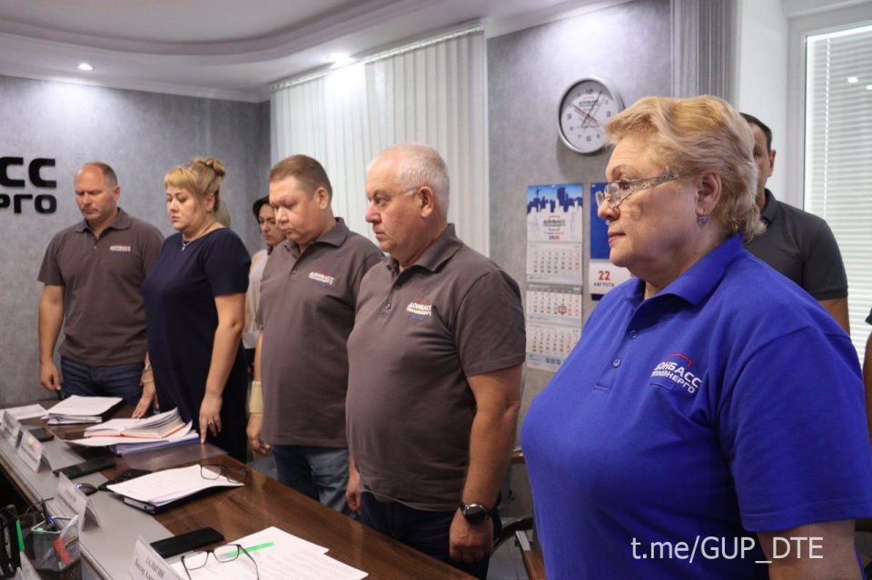 СОТРУДНИКИ «ДОНБАССТЕПЛОЭНЕРГО» ПОЧТИЛИ ПАМЯТЬ ПОГИБШИХ РАБОТНИКОВ ПРЕДПРИЯТИЯ СОТРУДНИКИ «ДОНБАССТЕПЛОЭНЕРГО» ПОЧТИЛИ ПАМЯТЬ ПОГИБШИХ РАБОТНИКОВ ПРЕДПРИЯТИЯ