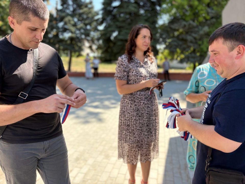Сила единства: Патриотическая акция в объединила активистов и жителей! Сила единства: Патриотическая акция в объединила активистов и жителей!