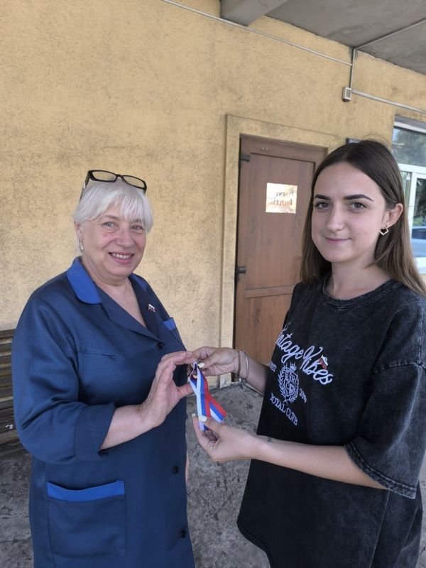 Всероссийская акция «Цвета Родины» Всероссийская акция «Цвета Родины»