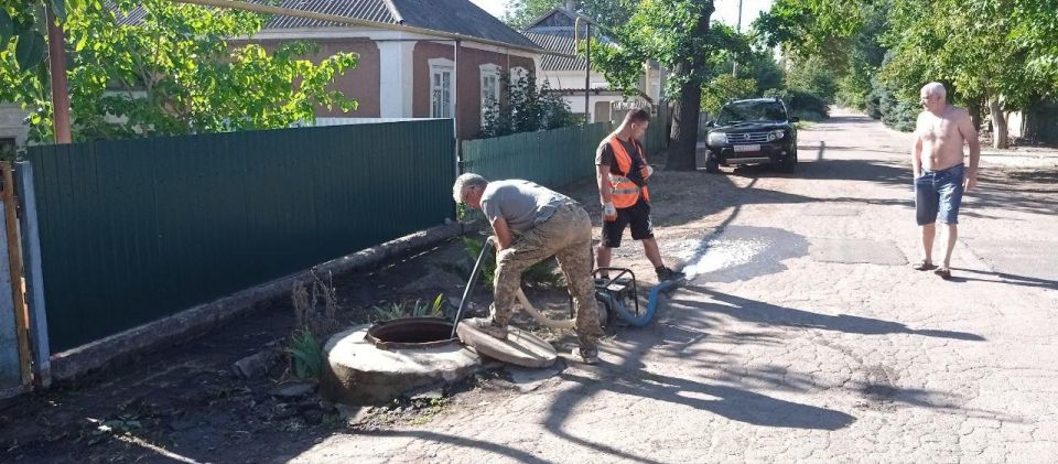 Аварийная бригада Республики Бурятия продолжает устранять неполадки в Старобешево Аварийная бригада Республики Бурятия продолжает устранять неполадки в Старобешево