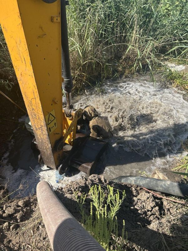 За день в Мариуполе коммунальщики устранили 5 крупных аварий на магистральных водоводах За день в Мариуполе коммунальщики устранили 5 крупных аварий на магистральных водоводах