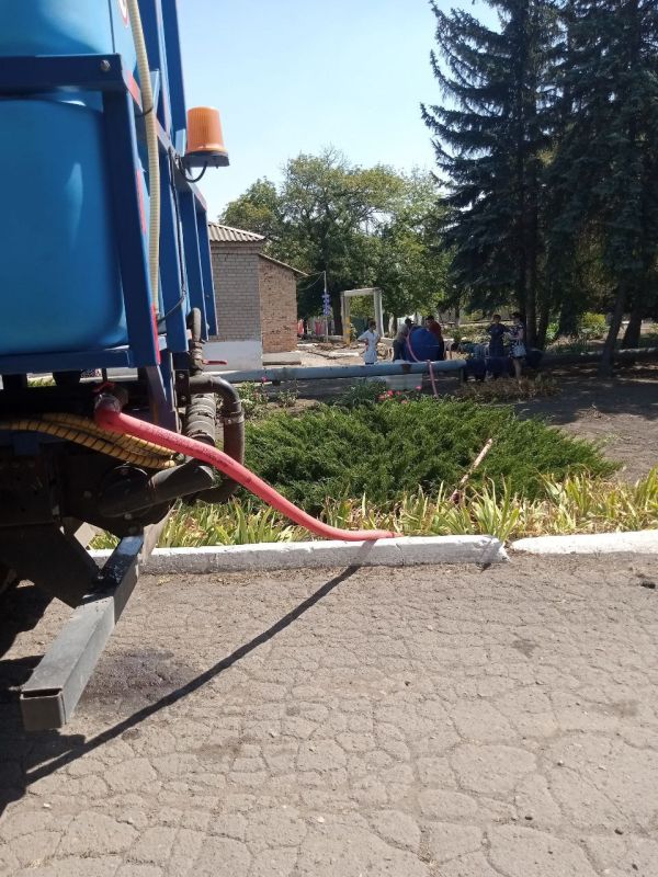 В Кировском продолжается подвоз воды В Кировском продолжается подвоз воды