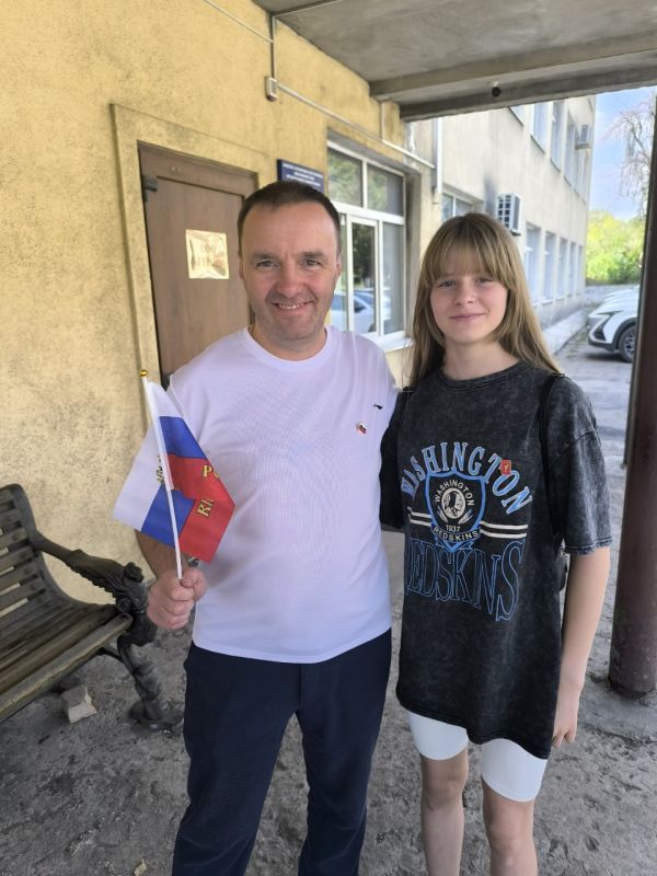 Всероссийская акция «Цвета Родины» Всероссийская акция «Цвета Родины»