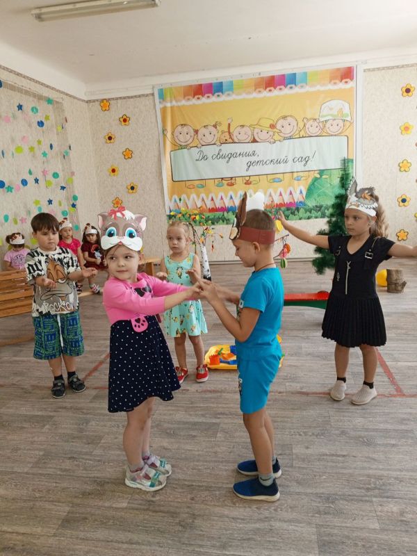 Театрализованная сказка «Котёнок и мудрый Ворон» в ГКДОУ «Детский сад № 2 г.о. Дебальцево» Театрализованная сказка «Котёнок и мудрый Ворон» в ГКДОУ «Детский сад № 2 г.о. Дебальцево»