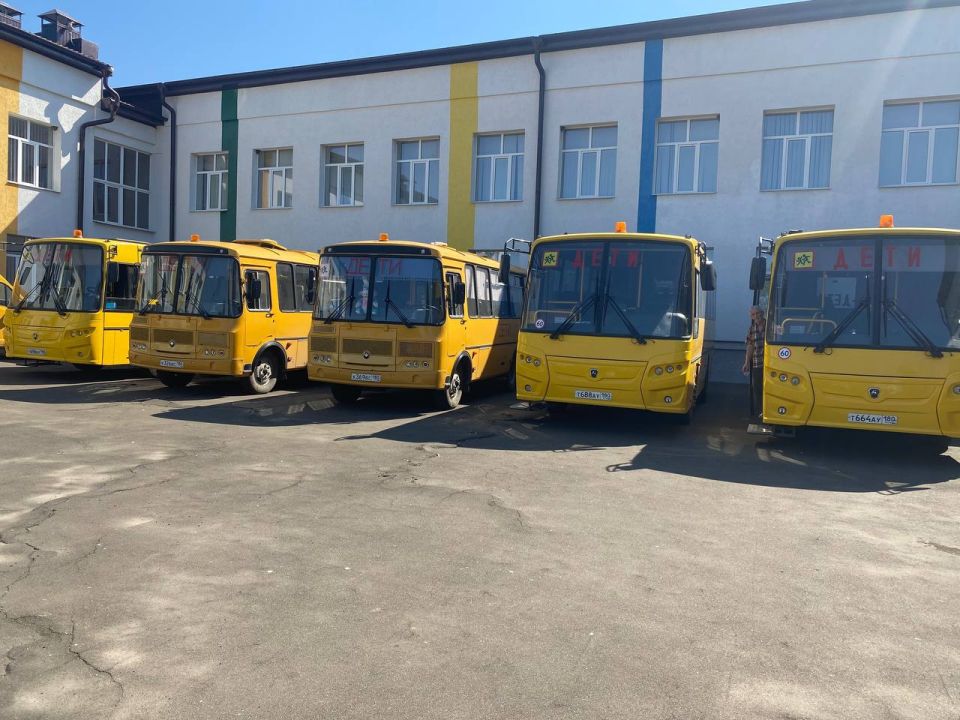 Сотрудники Госавтоинспекции Мангуша провели проверку школьных автобусов Сотрудники Госавтоинспекции Мангуша провели проверку школьных автобусов