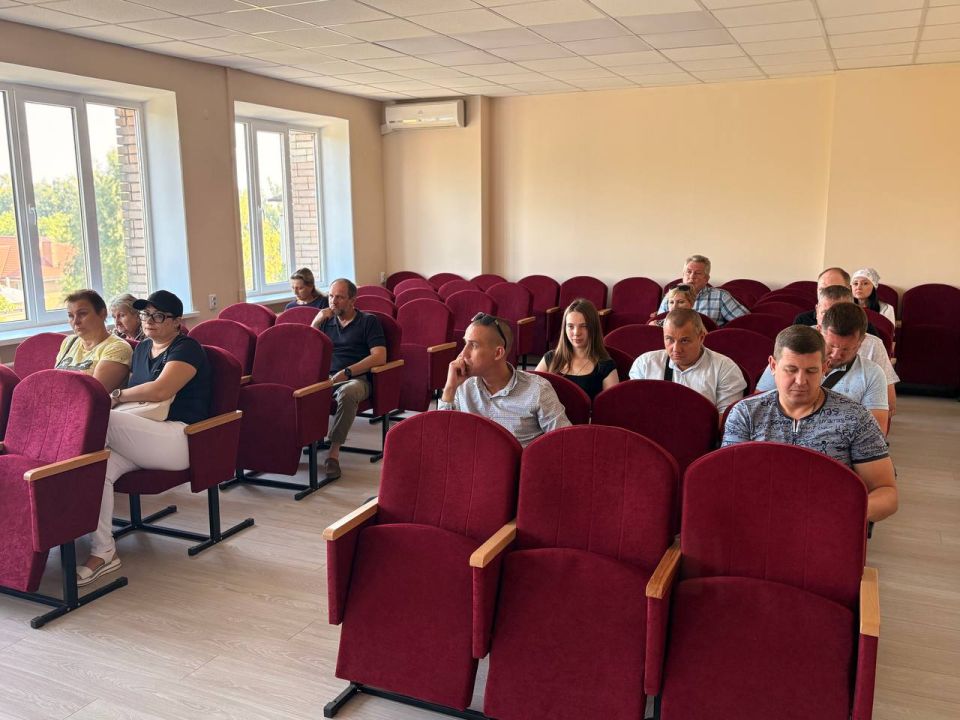 Александр Пеняев: 21 августа провел рабочее заседание штаба по подготовке к осенне-зимнему периоду 2025-2026 годов Александр Пеняев: 21 августа провел рабочее заседание штаба по подготовке к осенне-зимнему периоду 2025-2026 годов
