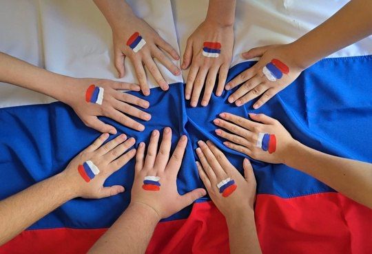 Ольга Колударова: В образовательных учреждениях региона отметили День Государственного флага Российской Федерации Ольга Колударова: В образовательных учреждениях региона отметили День Государственного флага Российской Федерации