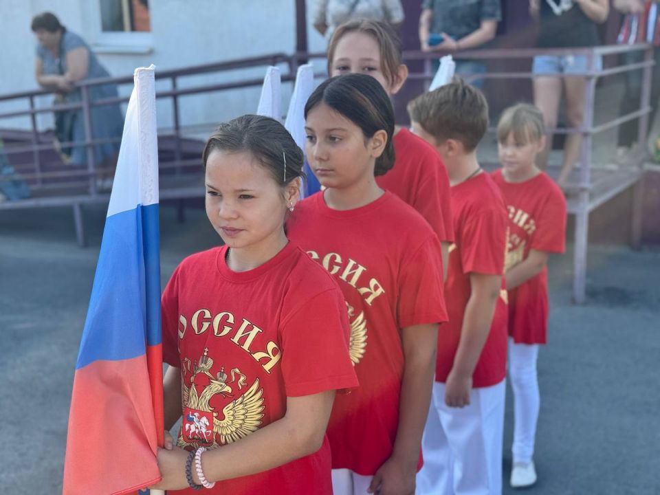 В России - День Государственного флага В России - День Государственного флага
