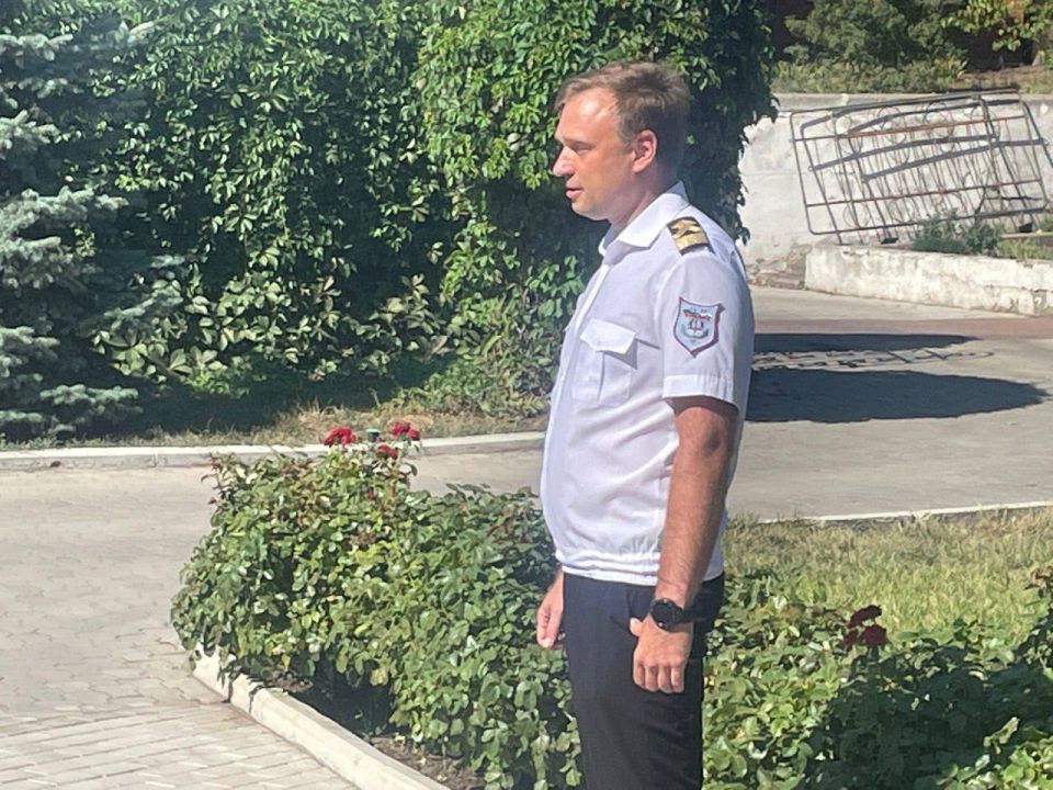 В Мариупольском морском порту торжественно отметили День государственного флага России В Мариупольском морском порту торжественно отметили День государственного флага России
