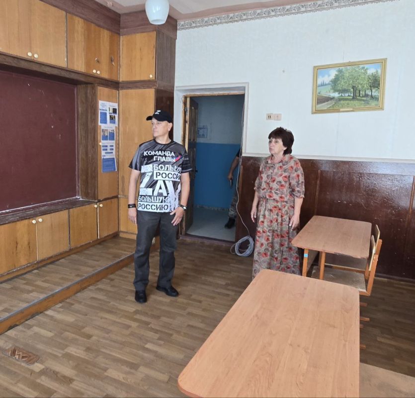 Дмитрий Огилец: По поручению Главы Донецкой Народной Республики и во исполнении Распоряжения Председателя Народного Совета депутаты проводят мониторинг готовности школ к новому учебному году Дмитрий Огилец: По поручению Главы Донецкой Народной Республики и во исполнении Распоряжения Председателя Народного Совета депутаты проводят мониторинг готовности школ к новому учебному году