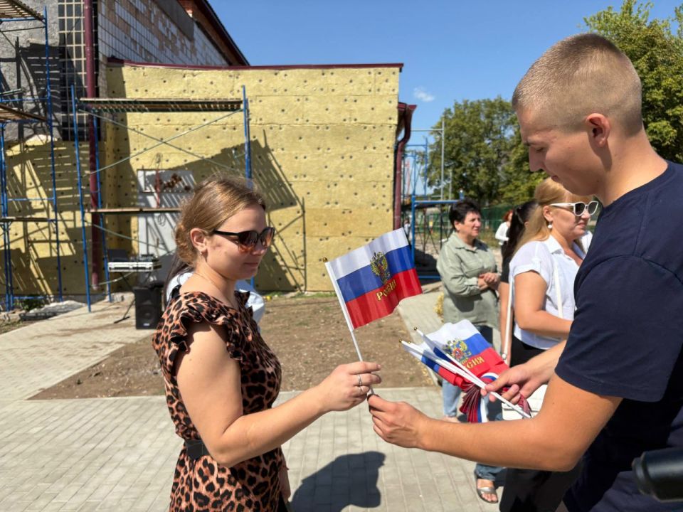 Сила единства: Патриотическая акция в объединила активистов и жителей! Сила единства: Патриотическая акция в объединила активистов и жителей!