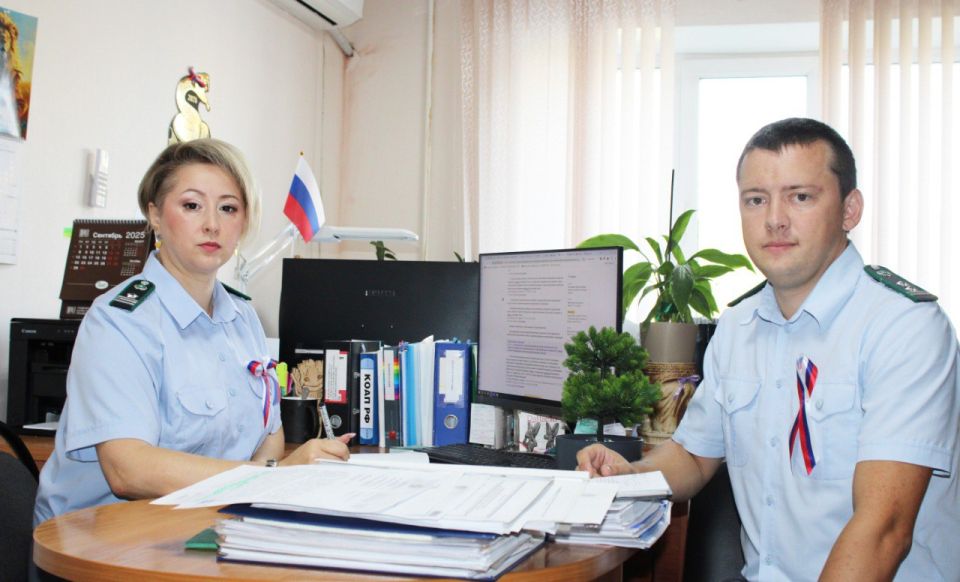 22 августа, в День Государственного флага Российской Федерации, сотрудники Управления Россельхознадзора по Донецкой Народной Республике и Луганской Народной Республике продемонстрировали свою преданность и гордость за... 22 августа, в День Государственного флага Российской Федерации, сотрудники Управления Россельхознадзора по Донецкой Народной Республике и Луганской Народной Республике продемонстрировали свою преданность и гордость за...