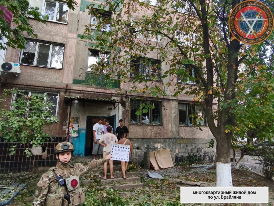 Ранее пережил прилет: ВСУ атаковали в Енакиево дом, восстановленный Ленинградской областью Ранее пережил прилет: ВСУ атаковали в Енакиево дом, восстановленный Ленинградской областью