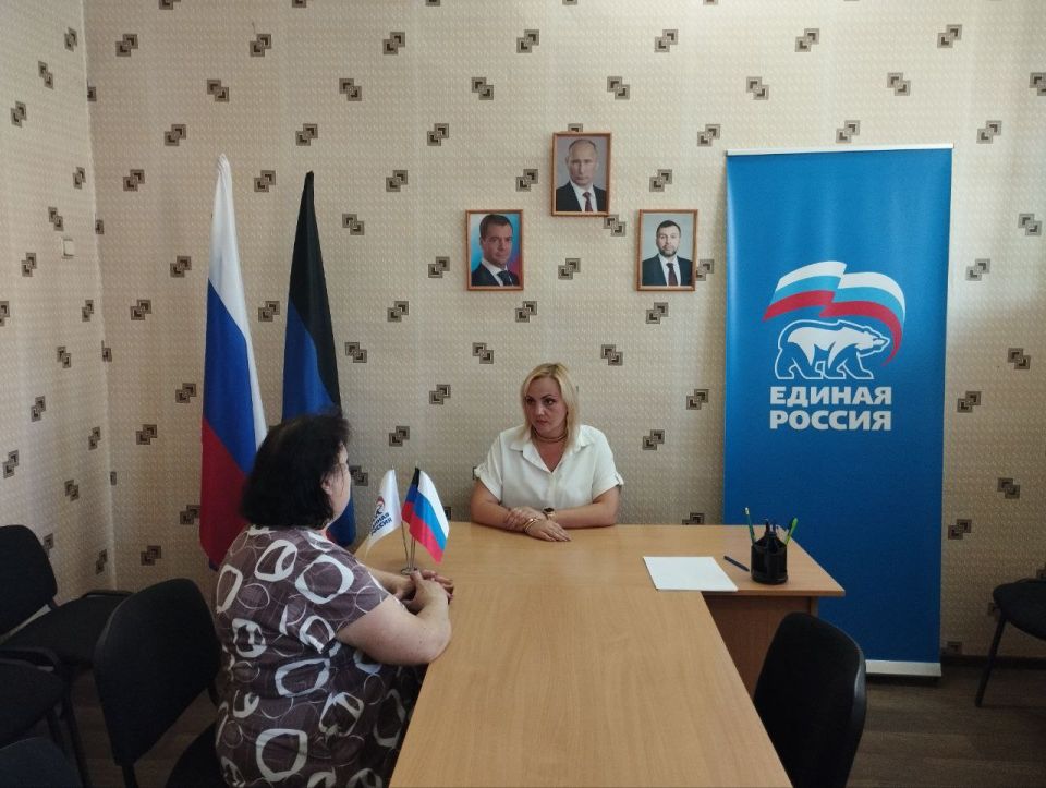 Сегодня, 22 августа,заместитель руководителя Управы Центрально-Городского внутригородского района Лариса Онищенко провела встречу с населением по адресам: г. Макеевка, кв-л Железнодорожный, д. 21. и мкр. Солнечный, д.17 Сегодня, 22 августа,заместитель руководителя Управы Центрально-Городского внутригородского района Лариса Онищенко провела встречу с населением по адресам: г. Макеевка, кв-л Железнодорожный, д. 21. и мкр. Солнечный, д.17