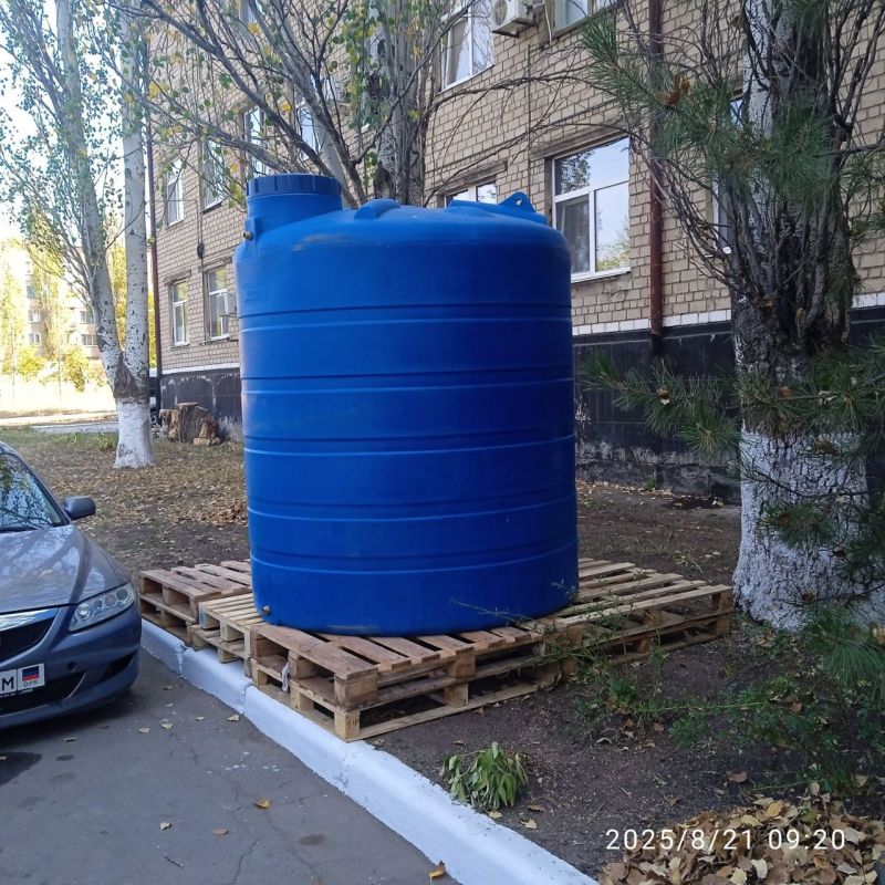 По поручению Главы ДНР Дениса Пушилина, в городском округе Торез продолжают устанавливать стационарные ёмкости По поручению Главы ДНР Дениса Пушилина, в городском округе Торез продолжают устанавливать стационарные ёмкости