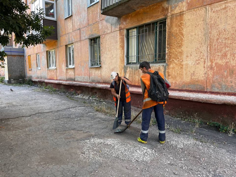 Роман Конев: МУП «Простор» устраняет последствия ночного обстрела со стороны ВФУ Роман Конев: МУП «Простор» устраняет последствия ночного обстрела со стороны ВФУ