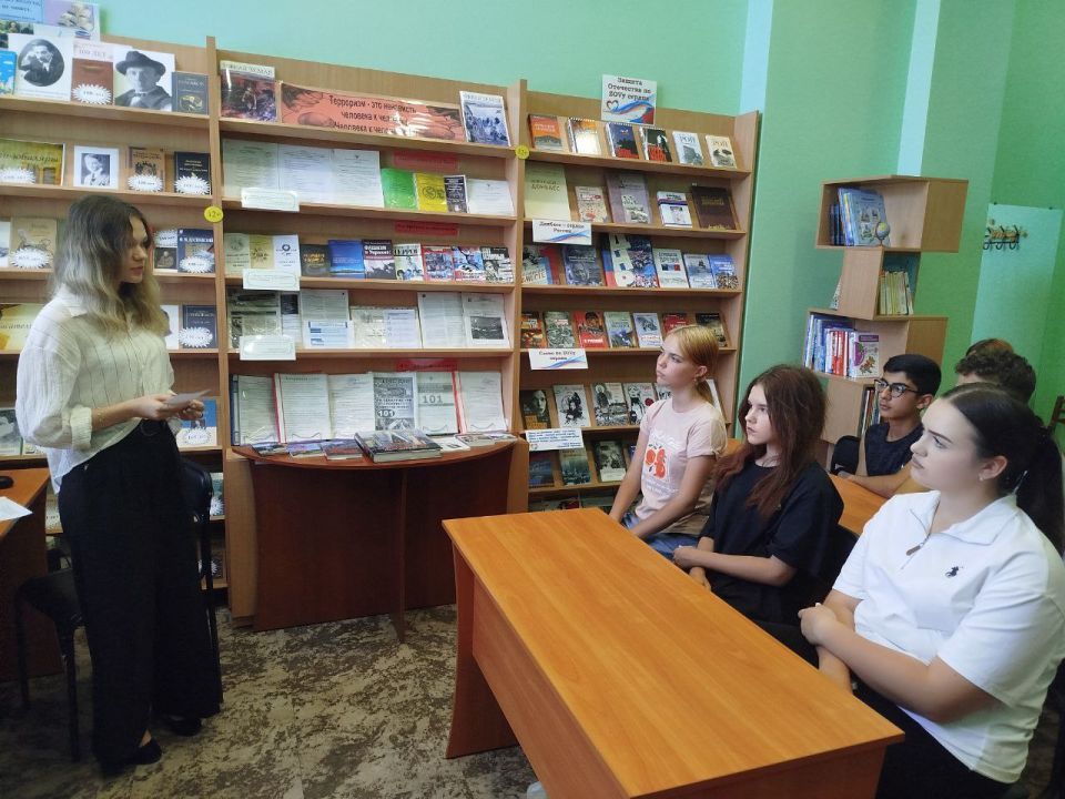Иван Адамец: В библиотеке-филиале № 22 прошёл час поэзии «О малой Родине в стихах», посвящённый Дню города Иван Адамец: В библиотеке-филиале № 22 прошёл час поэзии «О малой Родине в стихах», посвящённый Дню города
