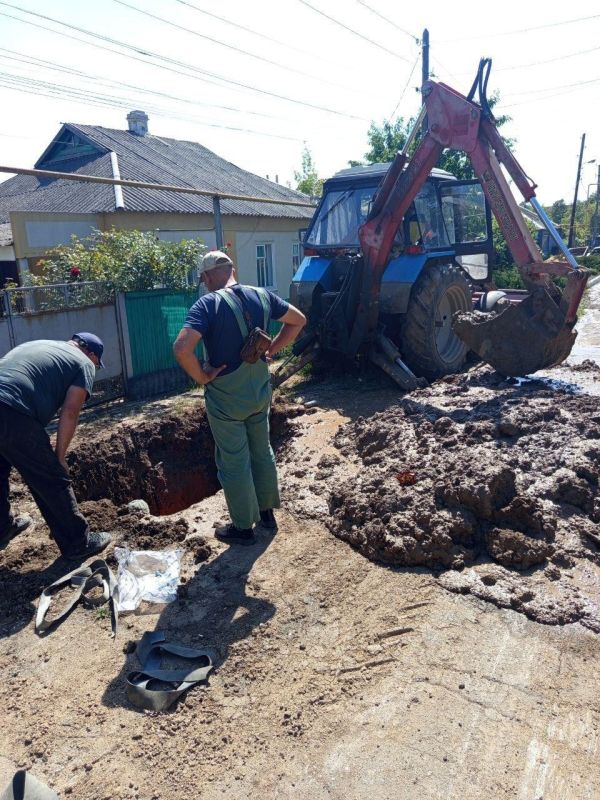 Аварийная бригада Республики Бурятия продолжает устранять неполадки в Старобешево Аварийная бригада Республики Бурятия продолжает устранять неполадки в Старобешево