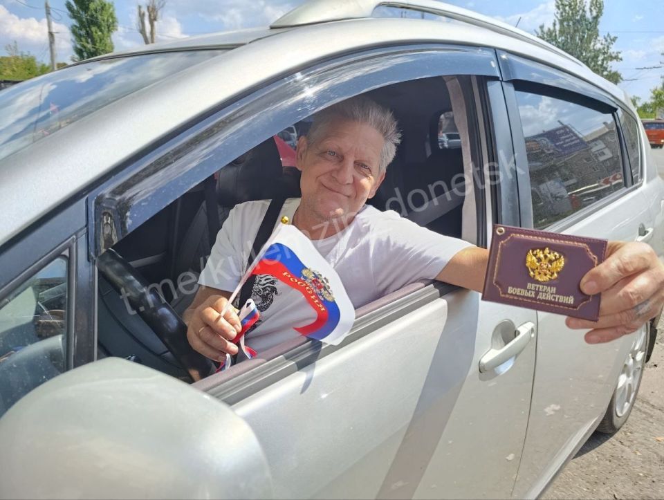 Алексей Кулемзин: Символ российской государственности – в руках Дончан Алексей Кулемзин: Символ российской государственности – в руках Дончан
