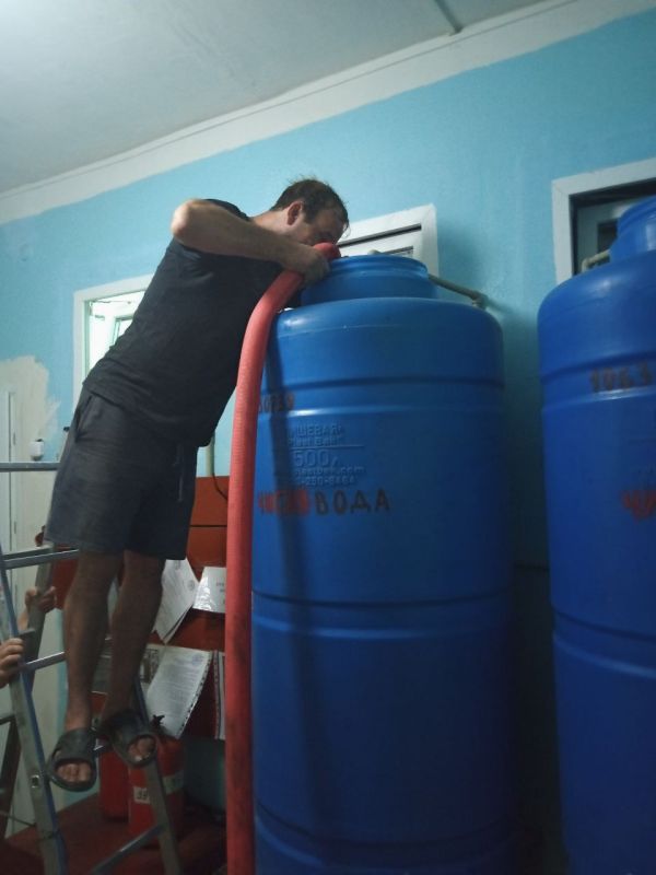 В Кировском продолжается подвоз воды В Кировском продолжается подвоз воды