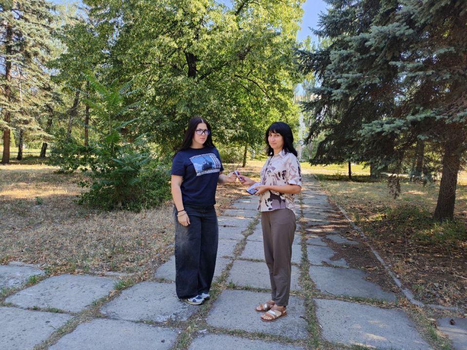 В Кировском внутригородском районе прошла акция «Российский триколор» В Кировском внутригородском районе прошла акция «Российский триколор»