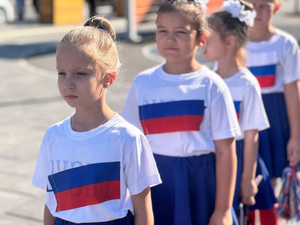 В России - День Государственного флага В России - День Государственного флага