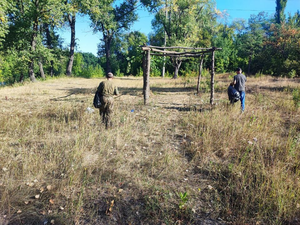 22 августа на территории городского округа Дебальцево в рамках Всероссийской акции «Вода России» состоялся экологический субботник по очистке от мусора берегов пруда на Заводском поселке 22 августа на территории городского округа Дебальцево в рамках Всероссийской акции «Вода России» состоялся экологический субботник по очистке от мусора берегов пруда на Заводском поселке