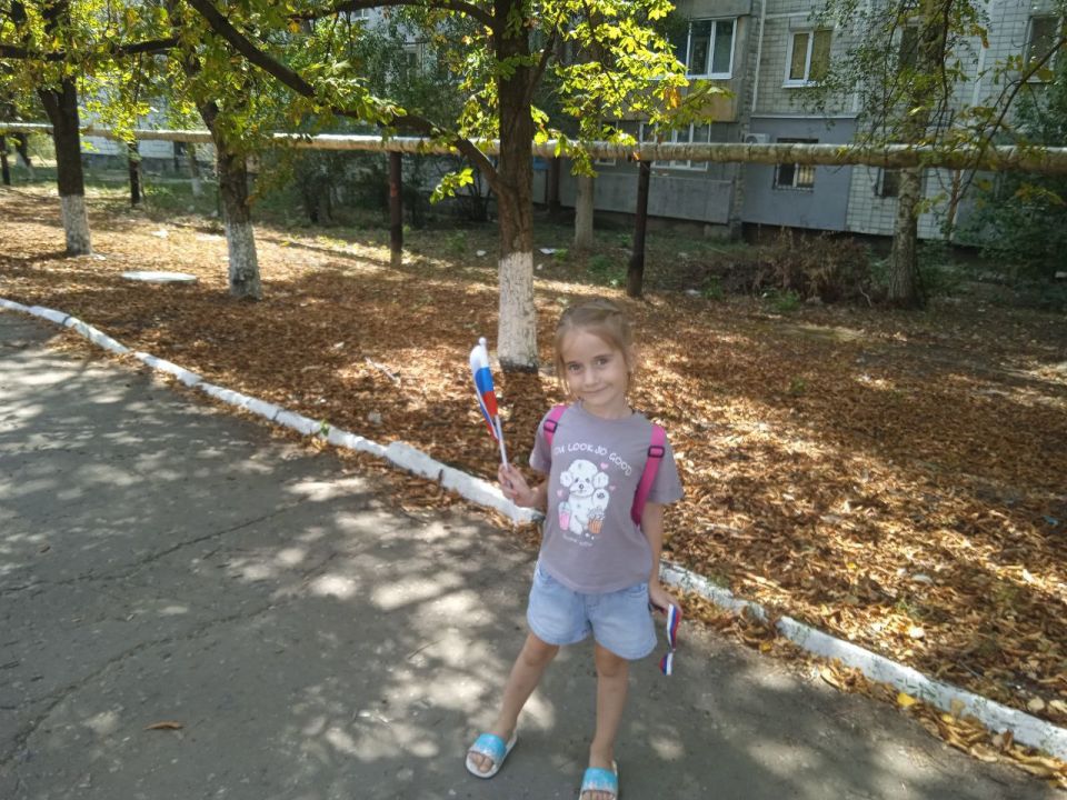 В рамках празднования Дня Государственного флага Российской Федерации, сотрудники Управы Горняцкого внутригородского района Администрации городского округа Макеевка провели акцию по раздаче ленточек в цветах Государственного... В рамках празднования Дня Государственного флага Российской Федерации, сотрудники Управы Горняцкого внутригородского района Администрации городского округа Макеевка провели акцию по раздаче ленточек в цветах Государственного...