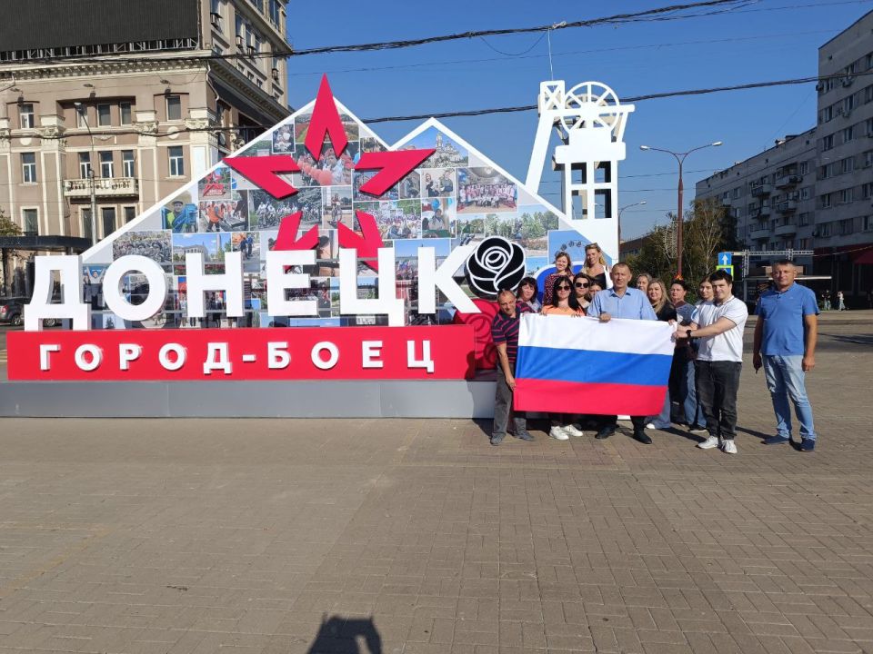 Сотрудники Юго-Западной межрегиональной территориальной государственной инспекции труда присоединились к Всероссийской акции «Символ народа» Сотрудники Юго-Западной межрегиональной территориальной государственной инспекции труда присоединились к Всероссийской акции «Символ народа»