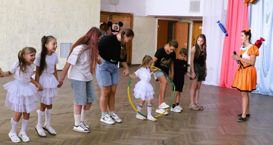 Детская музыкально-развлекательная программа «Леденцовая страна» Детская музыкально-развлекательная программа «Леденцовая страна»