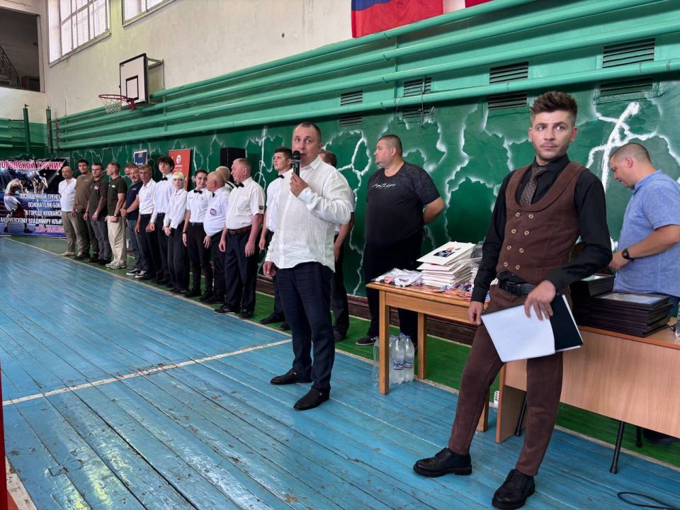 Денис Зубов: Турнир памяти. Сегодня в СК "Локомотив" прошел городской турнир по боксу, посвященный памяти Владимира Ильича Андриевского – тренера и воспитателя, основателя Иловайской боксерской школы Денис Зубов: Турнир памяти. Сегодня в СК "Локомотив" прошел городской турнир по боксу, посвященный памяти Владимира Ильича Андриевского – тренера и воспитателя, основателя Иловайской боксерской школы