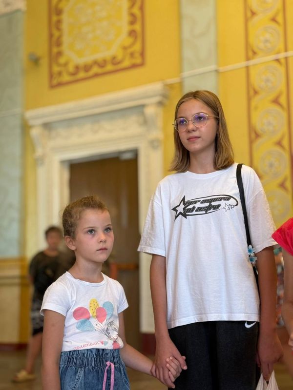 Сегодня, 23 августа, в ДК имени Карла Маркса перед началом десятой, юбилейной акции «Ночь кино» прошла кино-викторина на знание современных и «ретро» фильмов и мультфильмов Сегодня, 23 августа, в ДК имени Карла Маркса перед началом десятой, юбилейной акции «Ночь кино» прошла кино-викторина на знание современных и «ретро» фильмов и мультфильмов