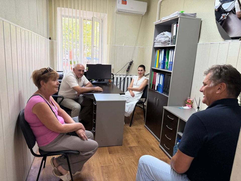 Депутаты-единороссы провели встречу с жителями села Мелекино Депутаты-единороссы провели встречу с жителями села Мелекино