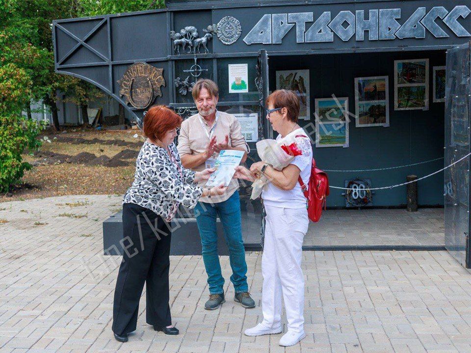 Алексей Кулемзин: Сегодня в Парке кованых фигур Художественный музей «Арт-Донбасс» организовал вернисаж в честь открытия экспозиции работ донецкой фотохудожницы Евгении Карпачёвой в павильоне «Донецкая наковальня» Алексей Кулемзин: Сегодня в Парке кованых фигур Художественный музей «Арт-Донбасс» организовал вернисаж в честь открытия экспозиции работ донецкой фотохудожницы Евгении Карпачёвой в павильоне «Донецкая наковальня»