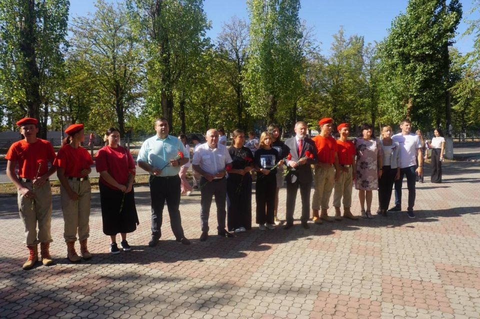 В рамках партийного проекта «Историческая память» в посёлке Мангуш состоялось мероприятие, посвящённое Дню воинской славы В рамках партийного проекта «Историческая память» в посёлке Мангуш состоялось мероприятие, посвящённое Дню воинской славы