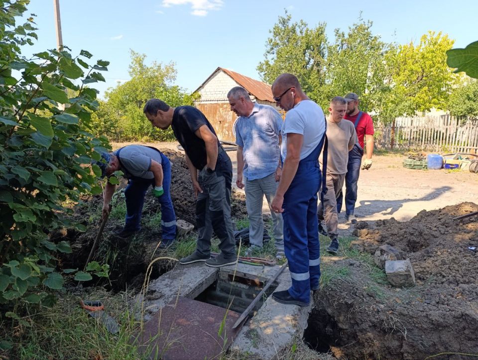 Константин Зинченко: Выполняя поручение Главы ДНР Дениса Пушилина выехал для решения проблемы с водоснабжением Константин Зинченко: Выполняя поручение Главы ДНР Дениса Пушилина выехал для решения проблемы с водоснабжением
