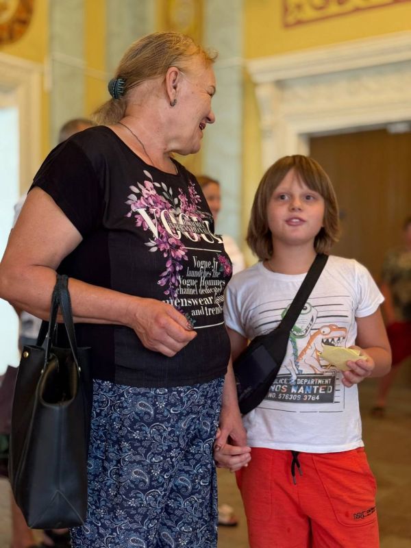 Сегодня, 23 августа, в ДК имени Карла Маркса перед началом десятой, юбилейной акции «Ночь кино» прошла кино-викторина на знание современных и «ретро» фильмов и мультфильмов Сегодня, 23 августа, в ДК имени Карла Маркса перед началом десятой, юбилейной акции «Ночь кино» прошла кино-викторина на знание современных и «ретро» фильмов и мультфильмов