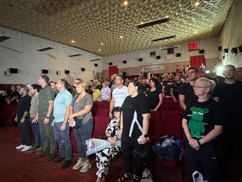 23 августа в городе Ждановка состоялись традиционные Республиканские соревнования по пауэрлифтингу (жим классический) Памяти погибших шахтеров 23 августа в городе Ждановка состоялись традиционные Республиканские соревнования по пауэрлифтингу (жим классический) Памяти погибших шахтеров