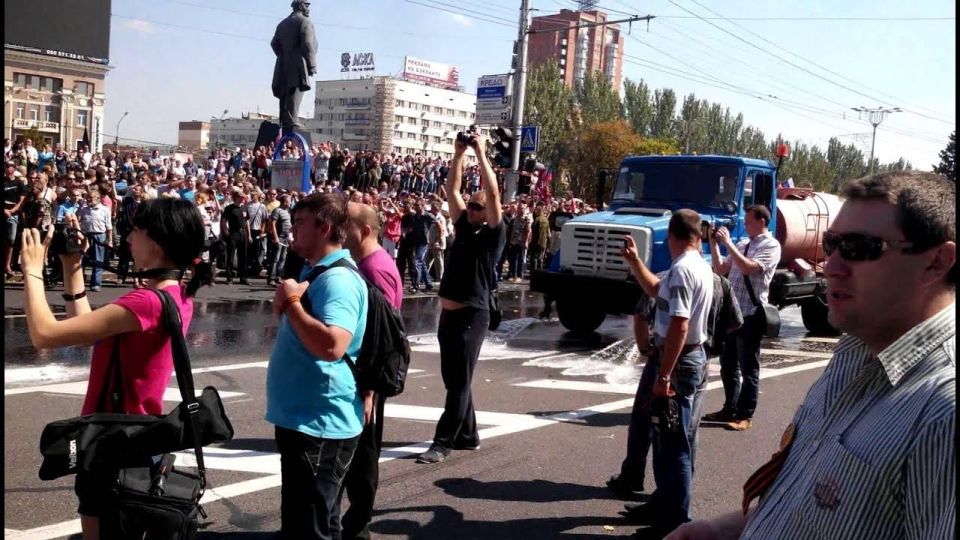 11 лет назад по центру Донецка провели «маршем пленных» украинских силовиков 11 лет назад по центру Донецка провели «маршем пленных» украинских силовиков