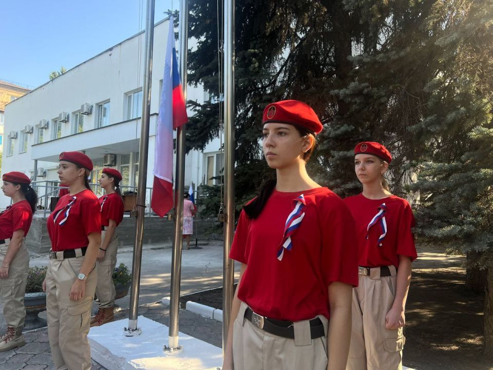 22.08.2025 г. Юнармейцы ВПК «Пересвет» приняли участие в торжественном поднятии государственного флага в честь Дня флага России! 22.08.2025 г. Юнармейцы ВПК «Пересвет» приняли участие в торжественном поднятии государственного флага в честь Дня флага России!