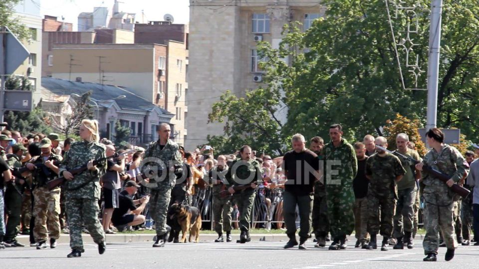 Ровно 11 лет назад в Донецке состоялся «парад» украинских военнопленных Ровно 11 лет назад в Донецке состоялся «парад» украинских военнопленных