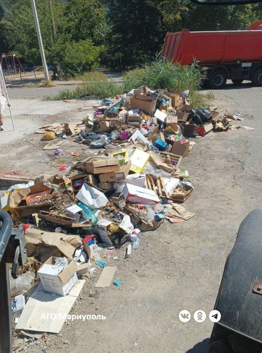 Коммунальщики расчистили от мусора открытые территории в частном секторе Мариуполя Коммунальщики расчистили от мусора открытые территории в частном секторе Мариуполя