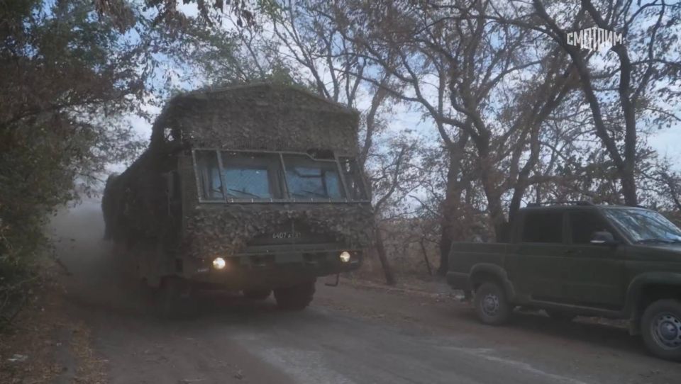 Боевая работа двух 152-мм колёсных САУ 2С44 «Гиацинт-К» с дополнительной антидроновой защитой из состава 238-й гв. АБр на Покровском направлении Боевая работа двух 152-мм колёсных САУ 2С44 «Гиацинт-К» с дополнительной антидроновой защитой из состава 238-й гв. АБр на Покровском направлении