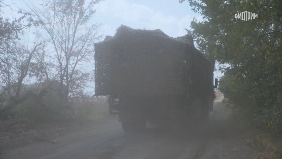 Боевая работа двух 152-мм колёсных САУ 2С44 «Гиацинт-К» с дополнительной антидроновой защитой из состава 238-й гв. АБр на Покровском направлении Боевая работа двух 152-мм колёсных САУ 2С44 «Гиацинт-К» с дополнительной антидроновой защитой из состава 238-й гв. АБр на Покровском направлении