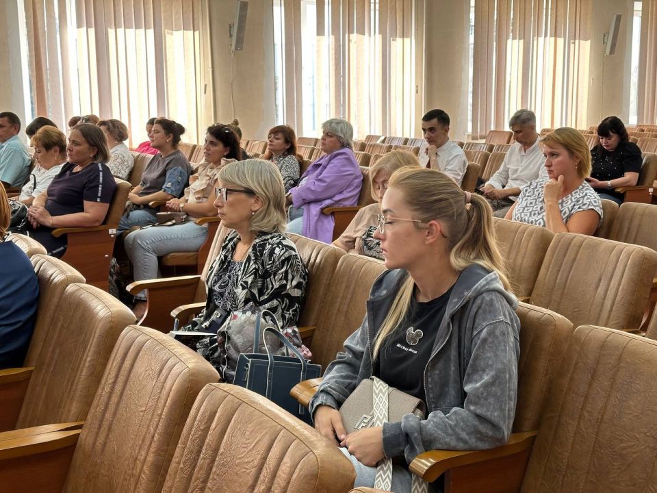 В Макеевке состоялось собрание секретарей первичных отделений Всероссийской Политической Партии «Единая Россия» В Макеевке состоялось собрание секретарей первичных отделений Всероссийской Политической Партии «Единая Россия»