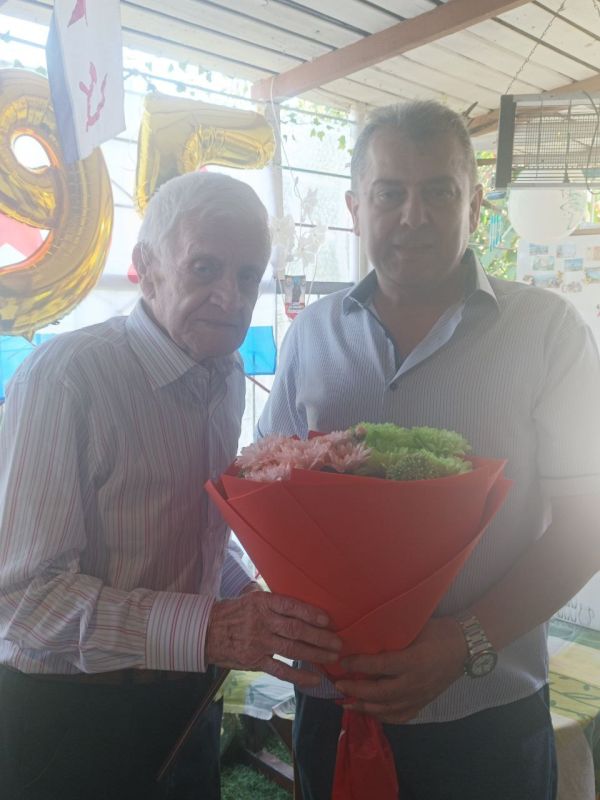 Свой 95-летний юбилей отпраздновал Алексей Пантелеевич Боровик Свой 95-летний юбилей отпраздновал Алексей Пантелеевич Боровик