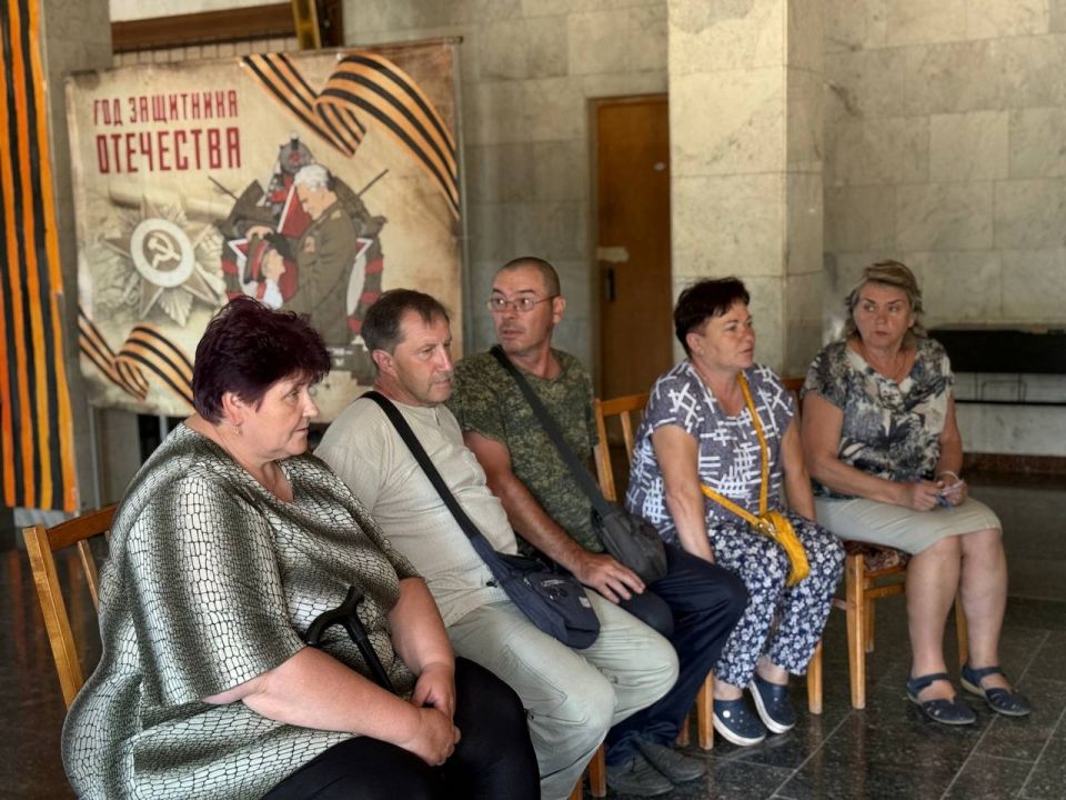 Денис Зубов: Встреча с коллективом. 25 августа первый заместитель главы администрации городского округа Иловайск Свердлов Михаил Николаевич провел встречу с трудовым коллективом Дома науки и техники, на которой обсудили... Денис Зубов: Встреча с коллективом. 25 августа первый заместитель главы администрации городского округа Иловайск Свердлов Михаил Николаевич провел встречу с трудовым коллективом Дома науки и техники, на которой обсудили...