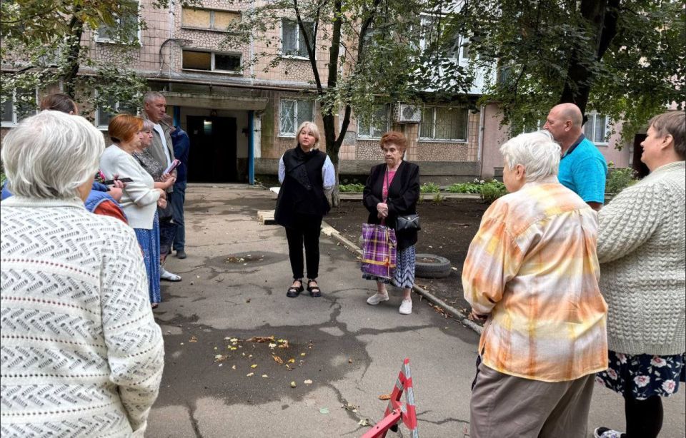 Наталья Бегуненко: По поручению Главы ДНР Дениса Пушилина в Петровском районе продолжаются встречи с населением Наталья Бегуненко: По поручению Главы ДНР Дениса Пушилина в Петровском районе продолжаются встречи с населением