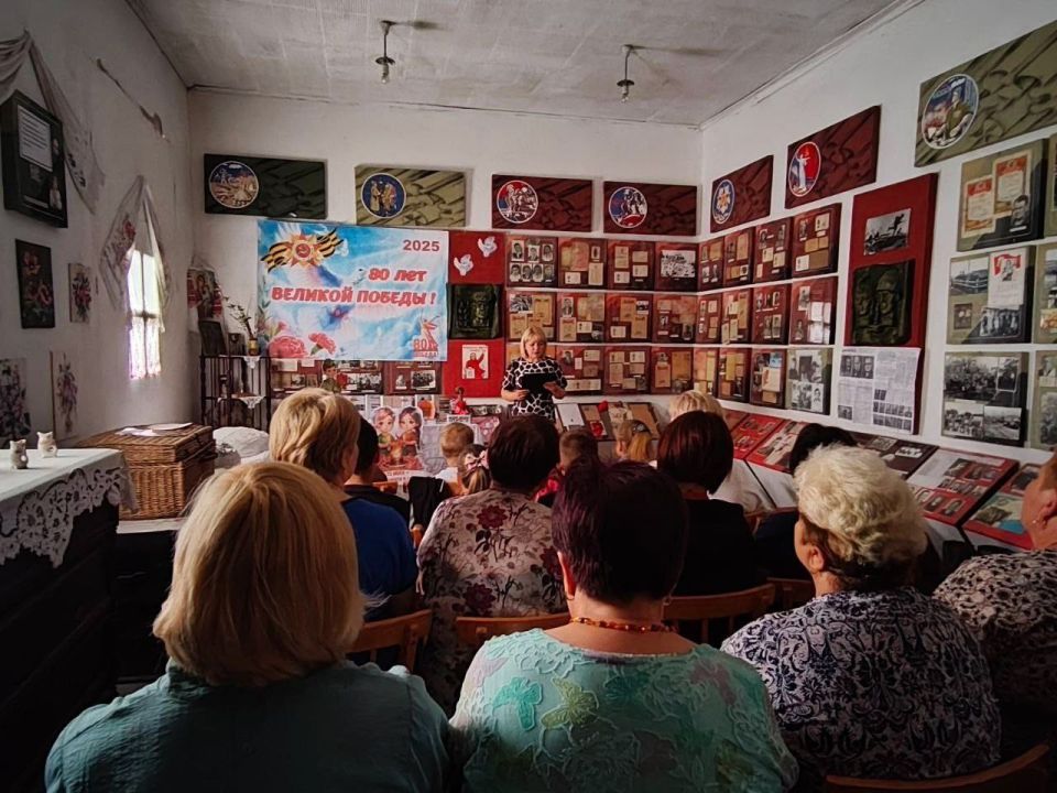 К Дню освобождения села Успенка, от немецко-фашистских захватчиков в библиотеке был проведён час памяти и мужества «Фронтовые подвиги наших земляков» К Дню освобождения села Успенка, от немецко-фашистских захватчиков в библиотеке был проведён час памяти и мужества «Фронтовые подвиги наших земляков»